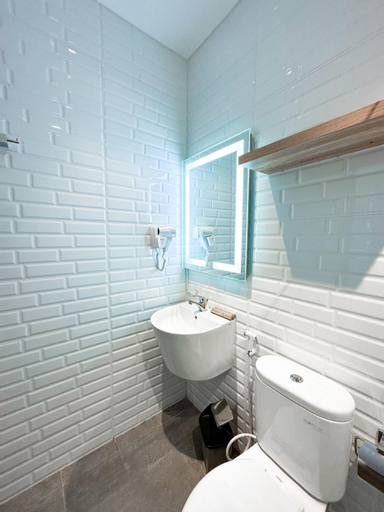 Bathroom 4