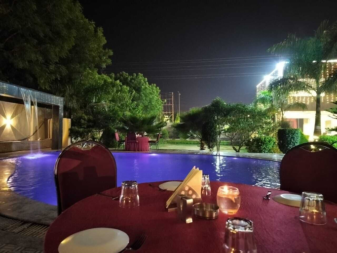 Sport & Beauty 5, Shivhari Garden, Gwalior