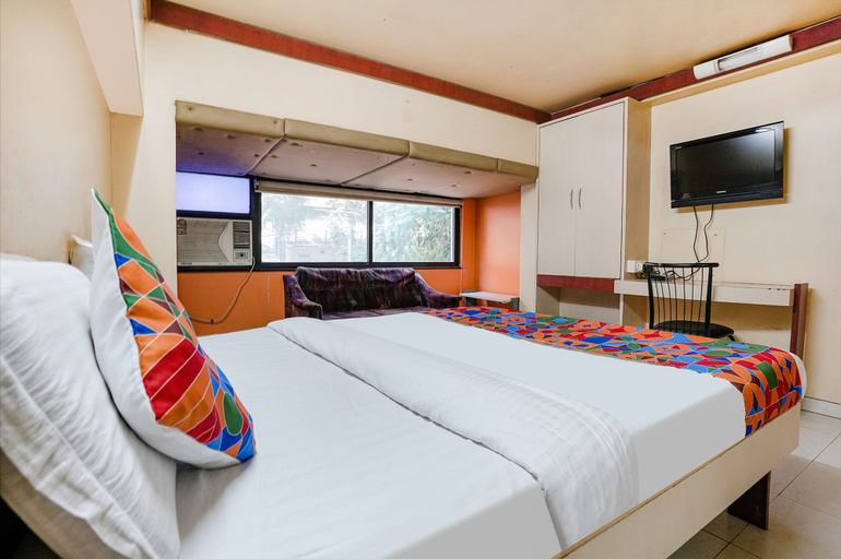 Bedroom 2, Fabhotel Samrat, Nashik
