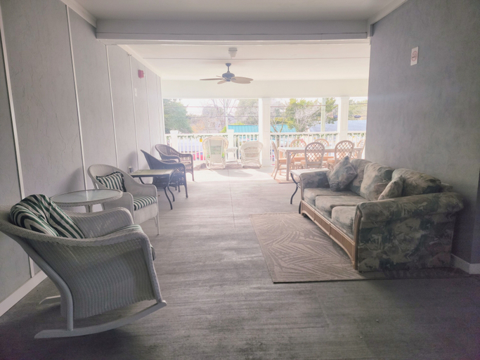Others 5, Beaufort Harbour Suites, Carteret