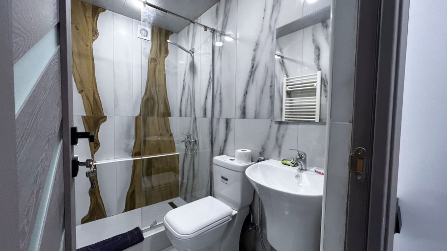 Bathroom 3, Bellissimo Garden Villa