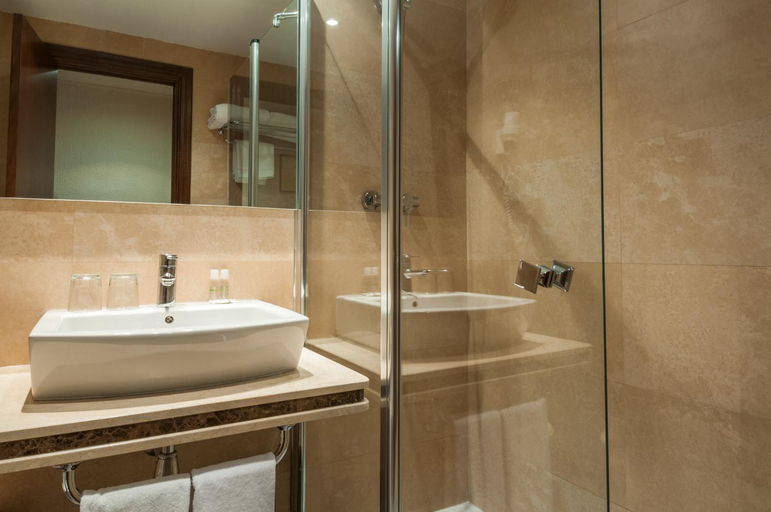 Bathroom 4, Hotel Alcantara, Cáceres