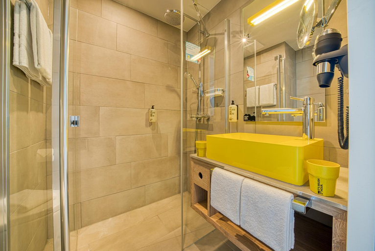 Bathroom 3, Vienna House Easy by Wyndham Augsburg, Augsburg