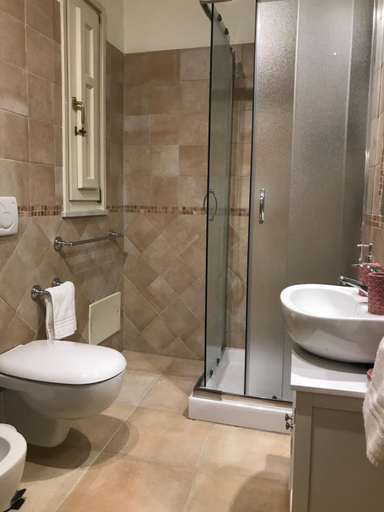 Bathroom 2, Domo Antiga Guest Rooms, Sassari