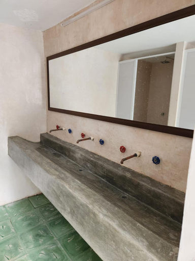 Bathroom 2, VALLADOLID 48 Hotel & Hostal, Valladolid
