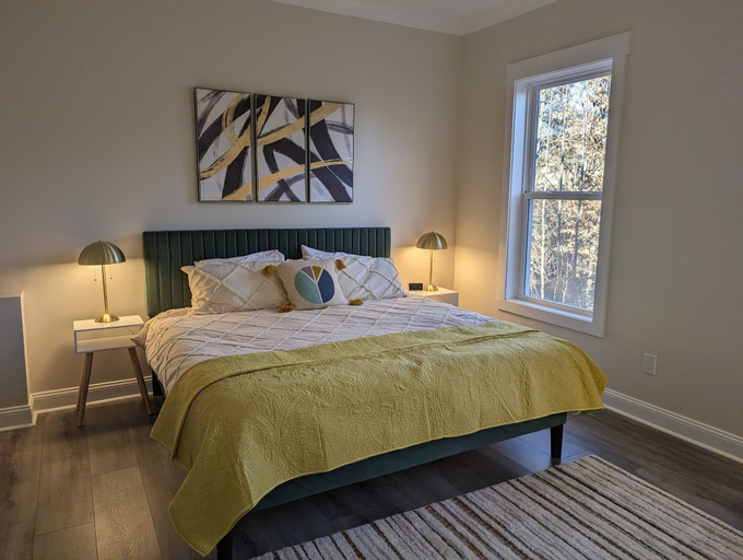 Others 3, Colony Suite - Bridgegate, Cobb