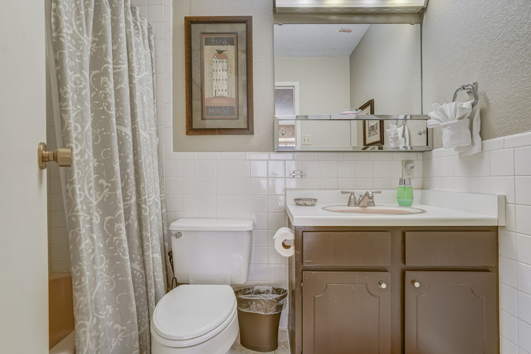 Bathroom 3, Satellite Grand View, El Paso