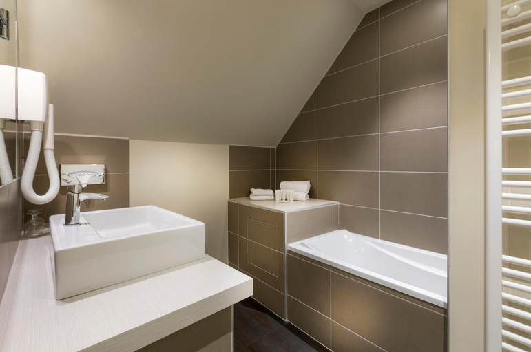 Bathroom 3, Hotel Demeure des Remparts, Seine-et-Marne