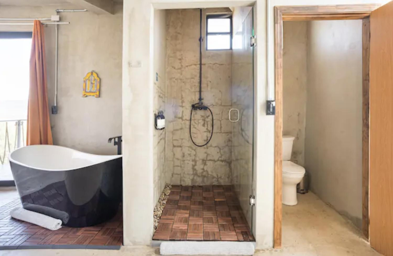 Bathroom 15