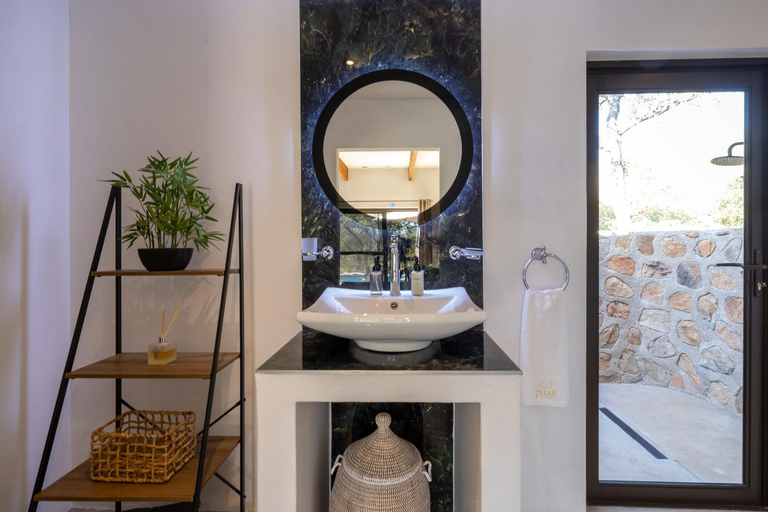 Bathroom 4, Oase by 7 Star Lodges, Mopani