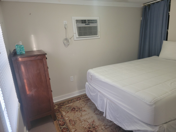 Bedroom 2, Beaufort Harbour Suites, Carteret