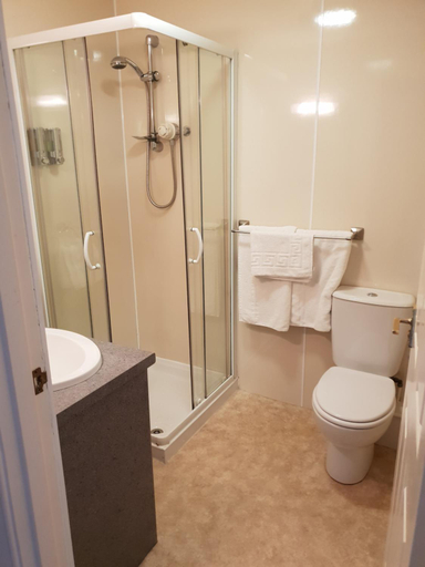 Bathroom 3, COMMERCIAL HOTEL, Highland