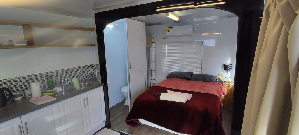 Living area, Cabins on Broadie, Kalgoorlie/Boulder