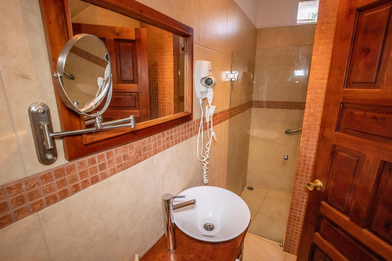 Bathroom 5, Hotel Agua Escondida, Taxco de Alarcón