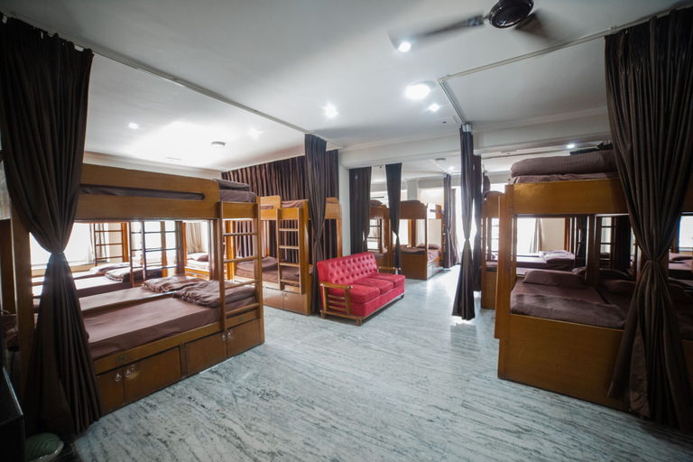 Bedroom 2, Pearl Courtyard Dormitory, Varanasi