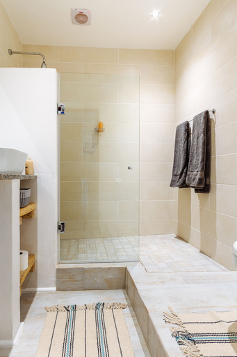 Bathroom 4, Spookdraai B&B, Overberg