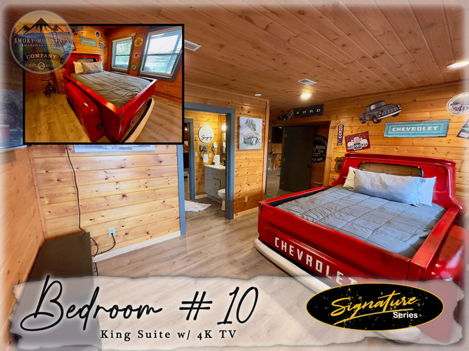 Room 1, Tennessee Treasure 11 Beds Pool Theater, Sevier