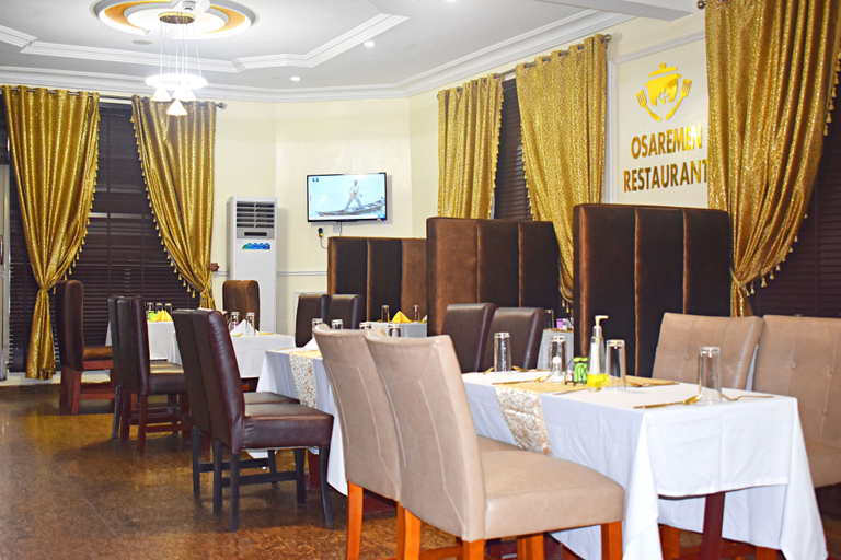 Food & Drinks 4, DAVIS HOTELS AND SUITES, Obio/Akp