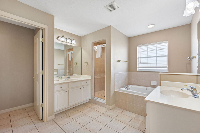 Others 3, 6 Bedroom Premium Home With Pool, Spa and Games Room #800, Polk