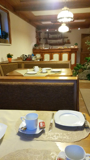Food & Drinks 2, Pension Luscinia, Semily