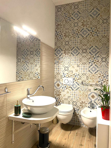 Bathroom 2, Cammino Nel Verde, Parma