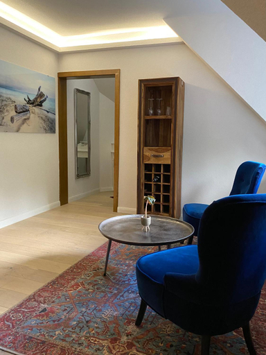 Others 2, Villa-Stern, Klagenfurt