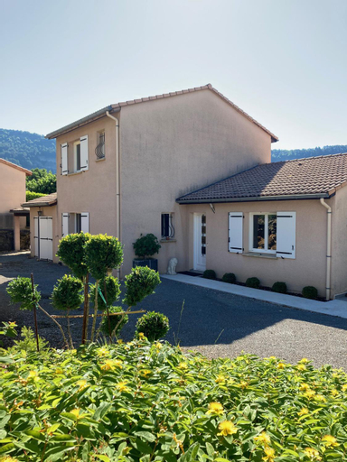 Exterior 5