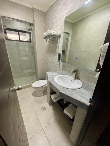 Bathroom 4, Hotel Naoz, Aguirre
