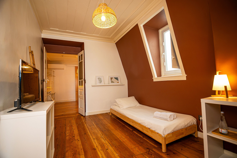 Others 5, VAGO Alcântara Suites, Lisbon