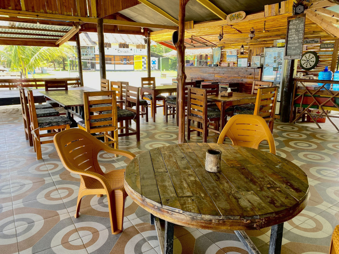 Food & Drinks 3, Rickys Beach House, Padang