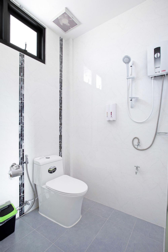 Bathroom 11