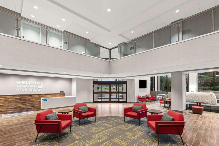Public Area 2, Hampton Inn & Suites Portland Tigard, Washington