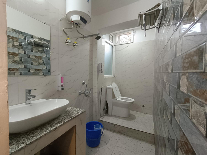 Bathroom 4, Hill Hoppers, Tehri Garhwal