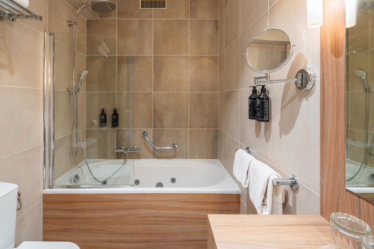 Bathroom 4, Le Splendid Hotel Annecy, Haute-Savoie