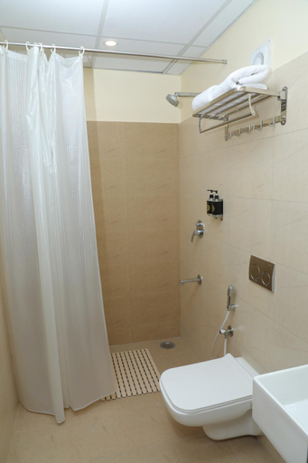 Bathroom 4, Gadiraju Palace Convention Centre & Hotel, Visakhapatnam