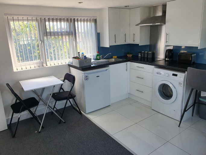 Others 3, New Self Contained Flat,in Hayes, Free Parking, London