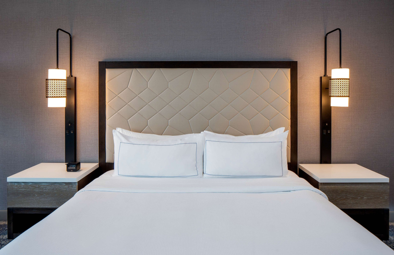 Bedroom 3, Hilton Shreveport, Caddo