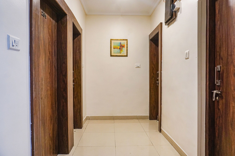 Others 5, Fabhotel Irish, Pune