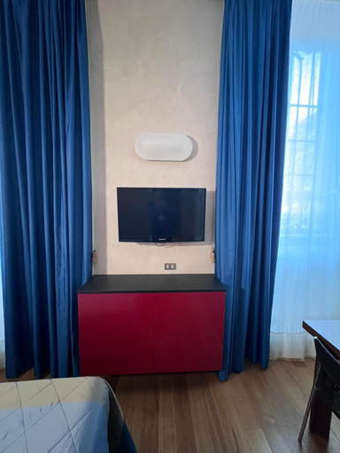 Others 5, Residence Star, Torino