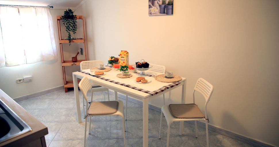 Others 5, Rara Domus B&B, Napoli