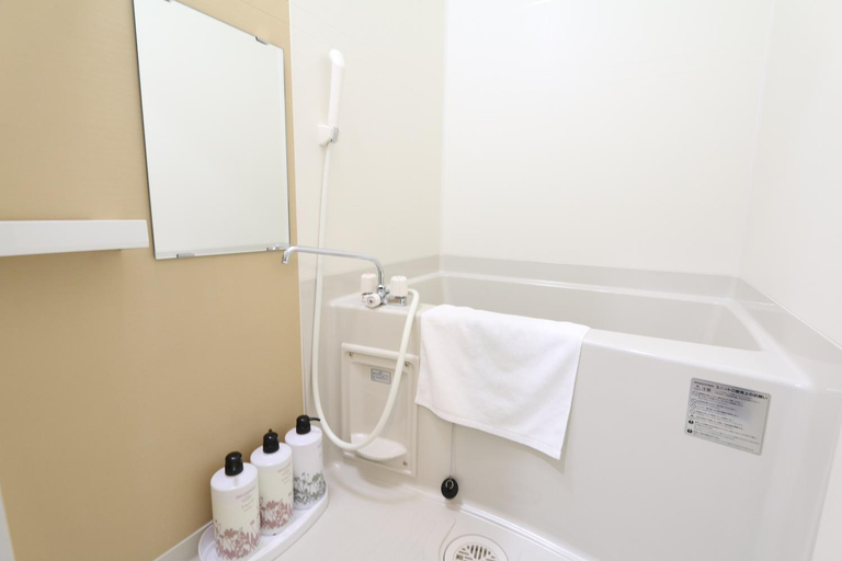 Bathroom 3, Elizabeth Garden Shinsaibashi, Osaka