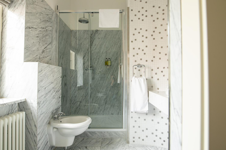 Bathroom 2, Villatoro, Zgorzelec