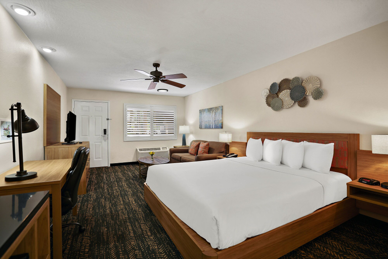 Bedroom 3, La Fuente Inn & Suites, Yuma