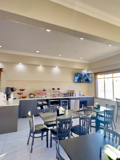 Food & Drinks 5, Ramada By Wyndham Quesnel, Cariboo