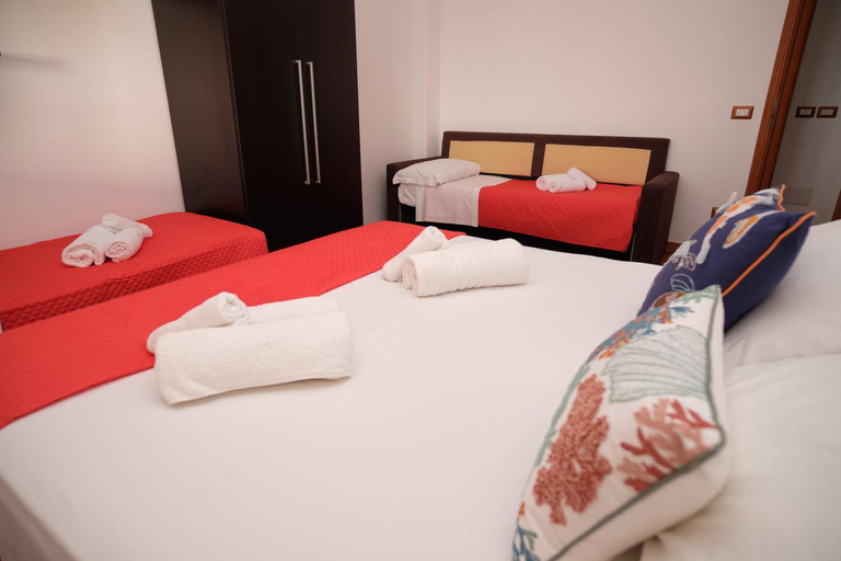 Bedroom 3, Residence Costa Tirrena, Messina