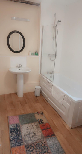 Bathroom, The Red Lion, Cumbria
