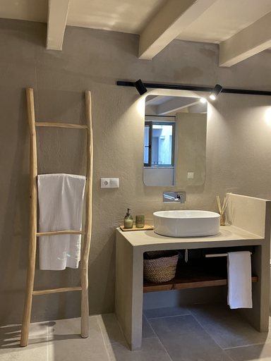Bathroom 3, CAN SAFRA, Girona