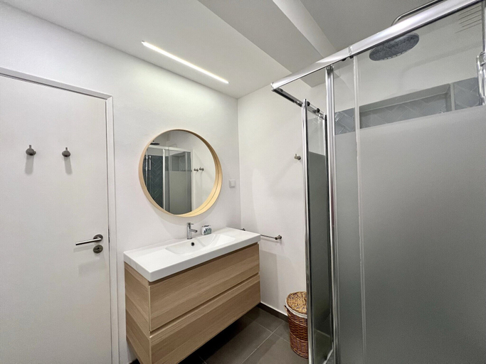 Bathroom 3, Lagos Ocean Breeze by Homing, Lagos