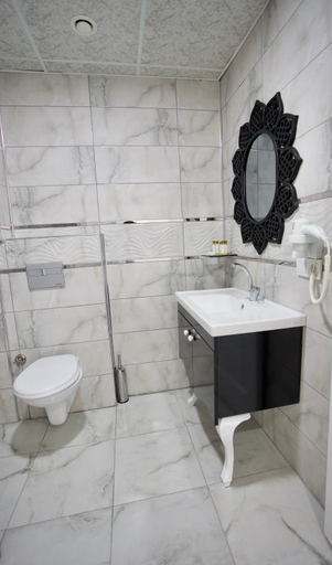 Bathroom 5, Cnr Inci Hotel, Bakırköy