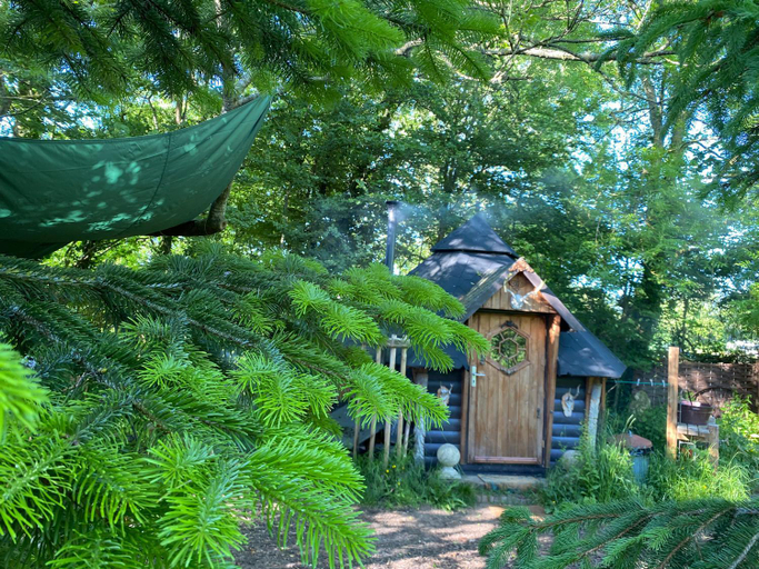 Exterior & Views 1, The Hobbit House and Secret Garden, Somerset
